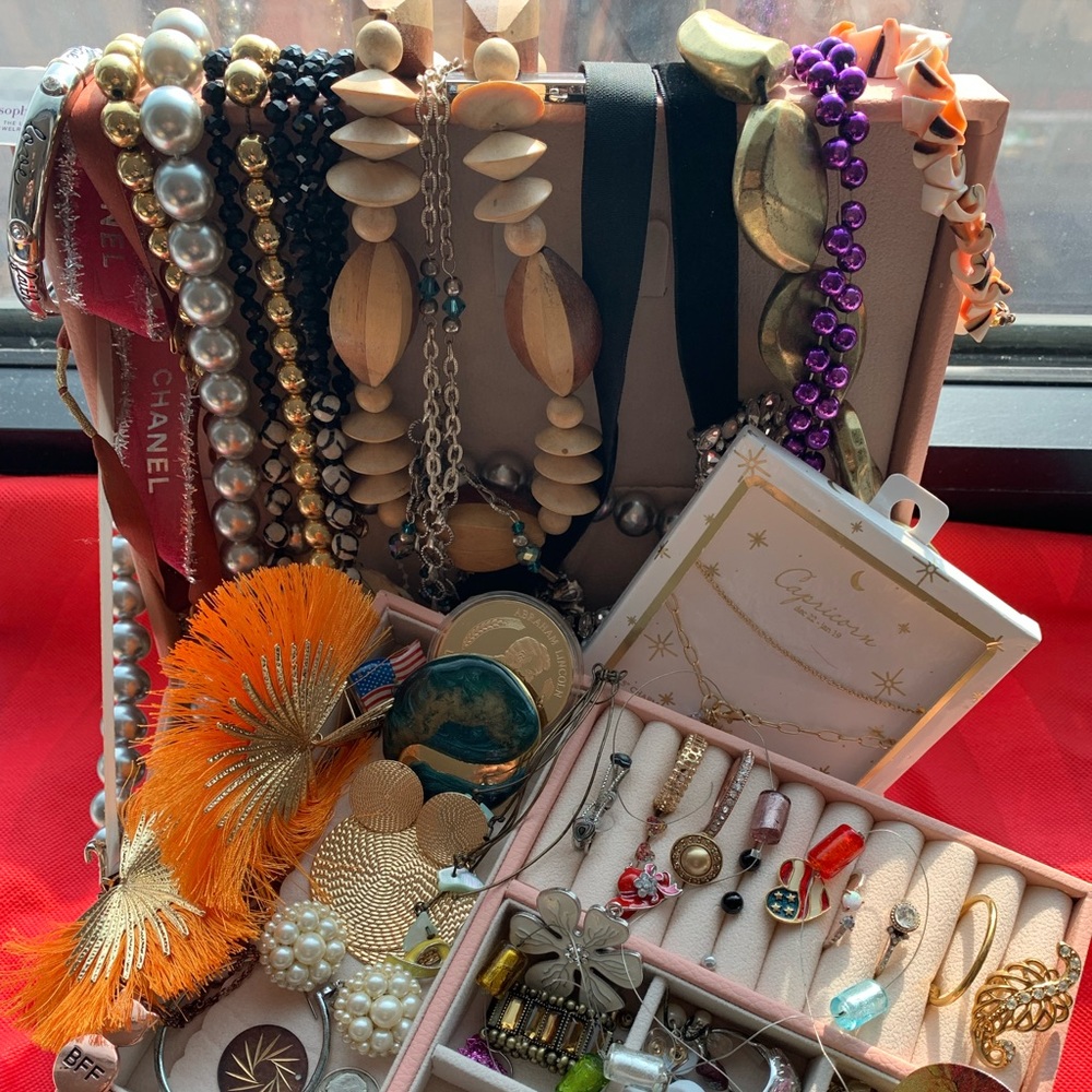 Vintage Jewelry LOT Silver Gold Sterling 925 Treasure Chest Antique Costume Box